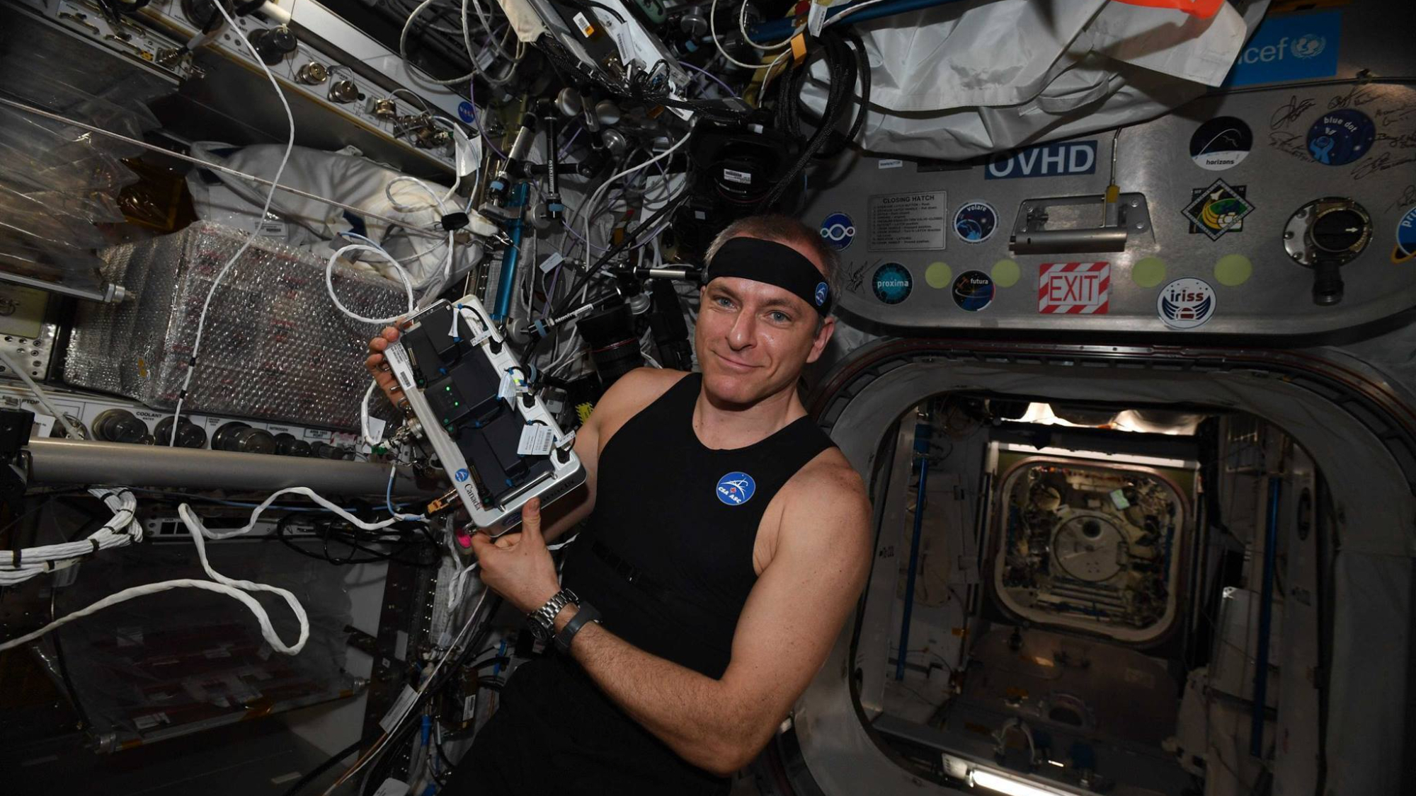 NASA pregătește utilizarea unor tricourilor inteligente Astroskin