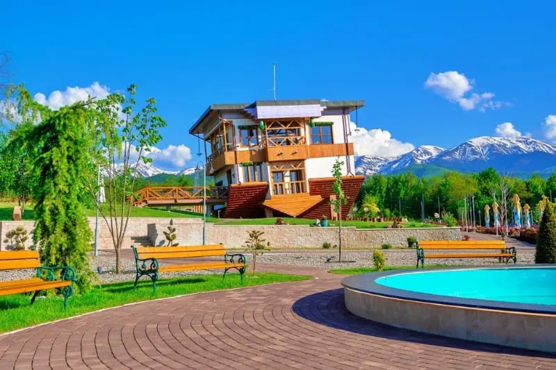 Vacanța de iarnă nu se petrece doar la schi. Ce alternative există
