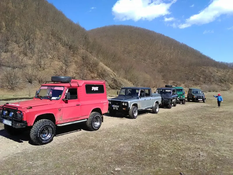 Cinci clujeni au parcurs 9.000 de km cu mașini ARO vechi