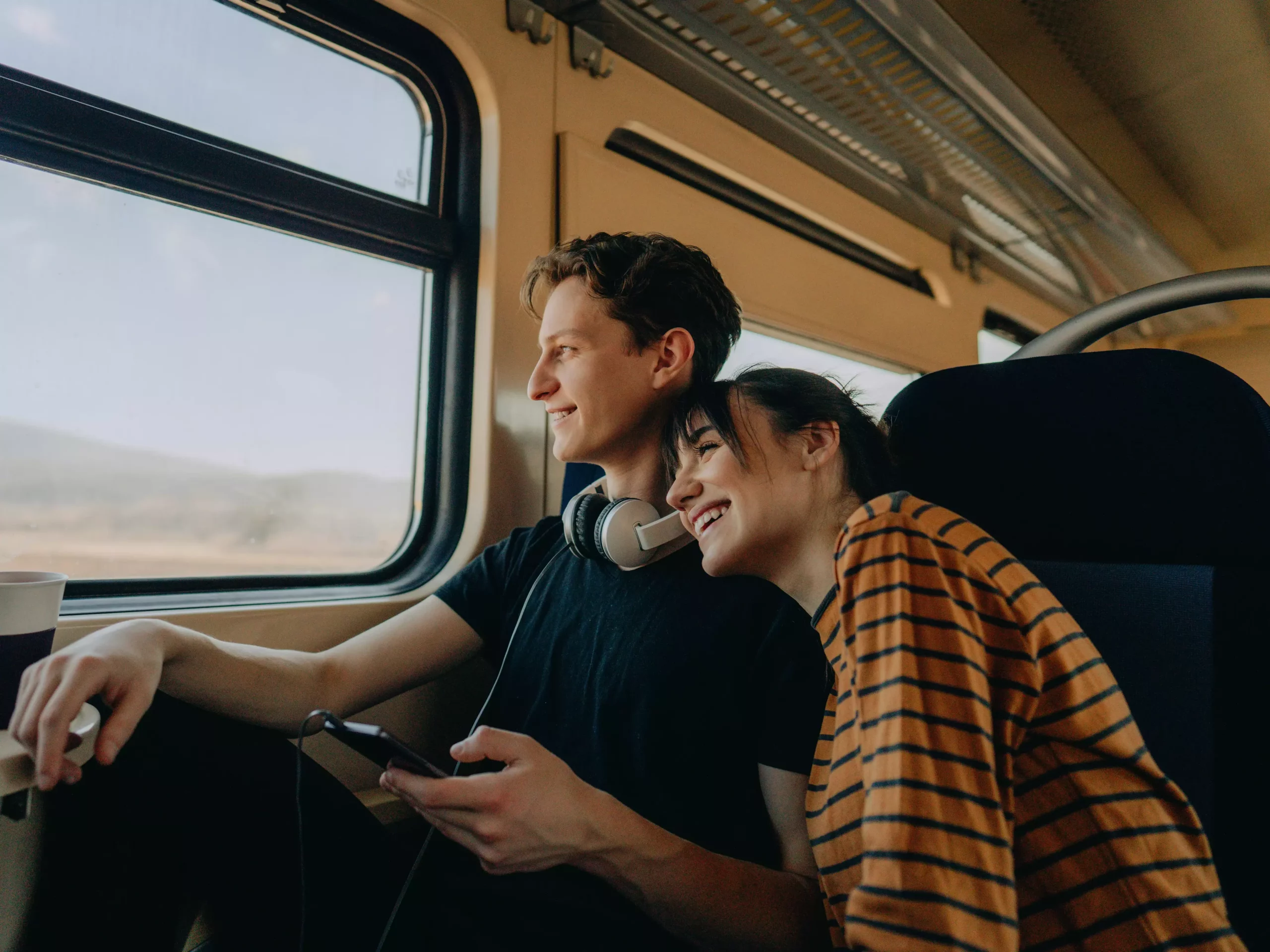 Ce este speed dating și cum îți poți cunoaște iubirea în tren