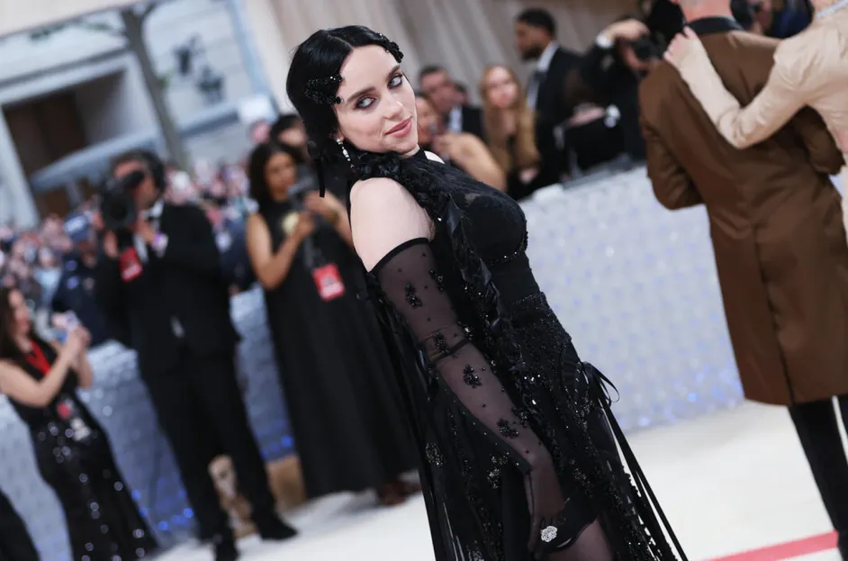 Billie Eilish a fost criticată pentru ținuta de la Met Gala