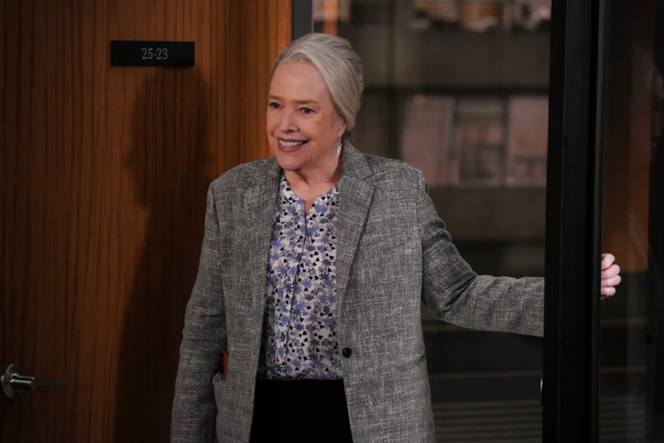 Kathy Bates devine cea mai în vârstă actriță nominalizată la Emmy