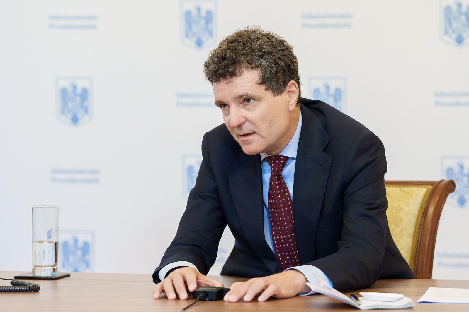 Nicuşor Dan, de partea lui Bolojan în privința creșterii salariului minim: „Forțând, este posibil ca nişte sute, mii de oameni să-şi piardă locurile de muncă”