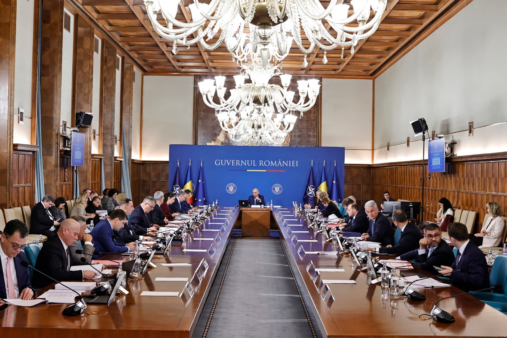 Guvernul a adoptat noi măsuri: schimbări la pensiile magistraților, rectificare bugetară și întărirea guvernanței întreprinderilor publice