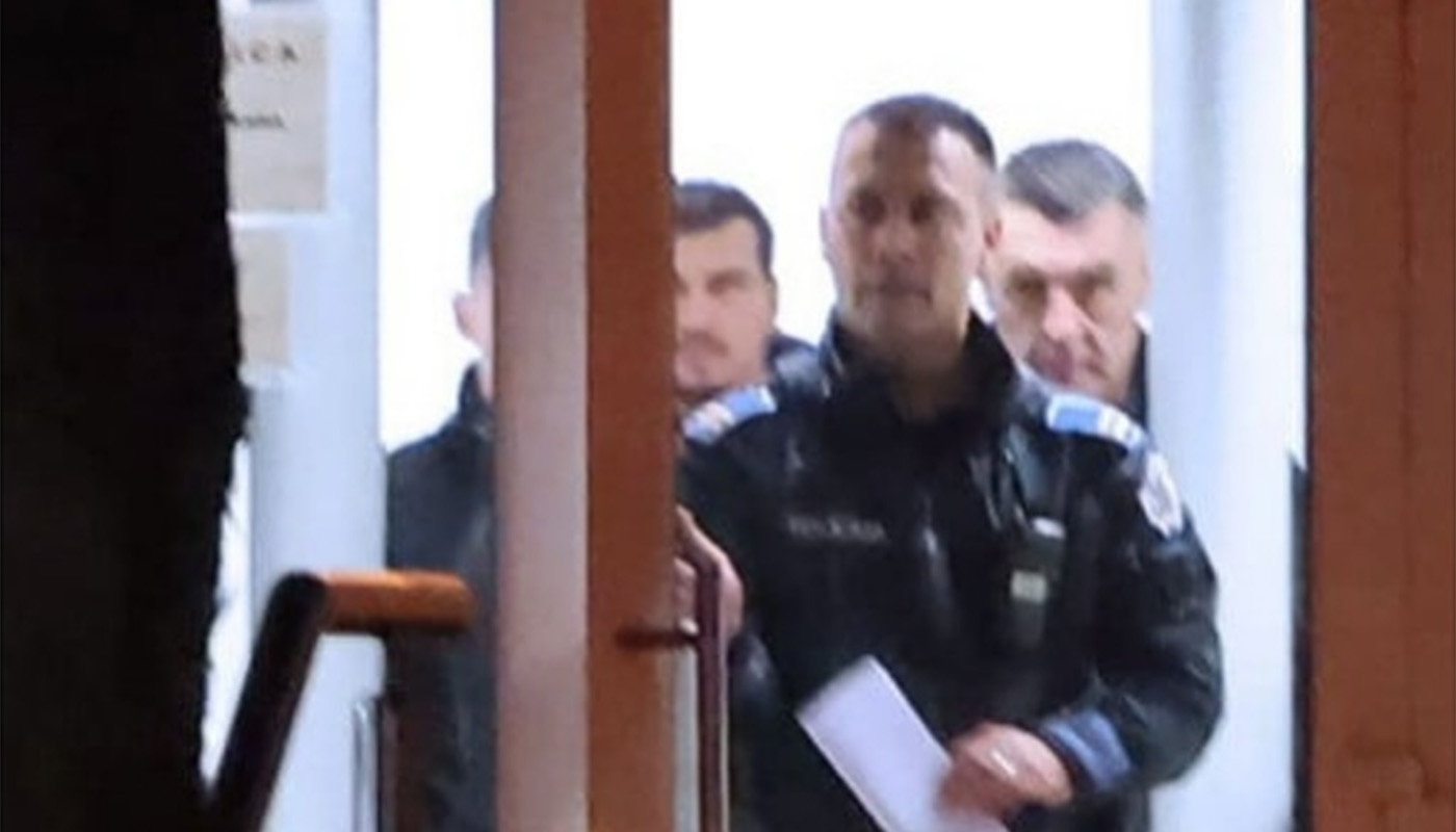 Arbitrul de fotbal și-a ucis iubita. A împușcat-o în toaleta unui restaurant