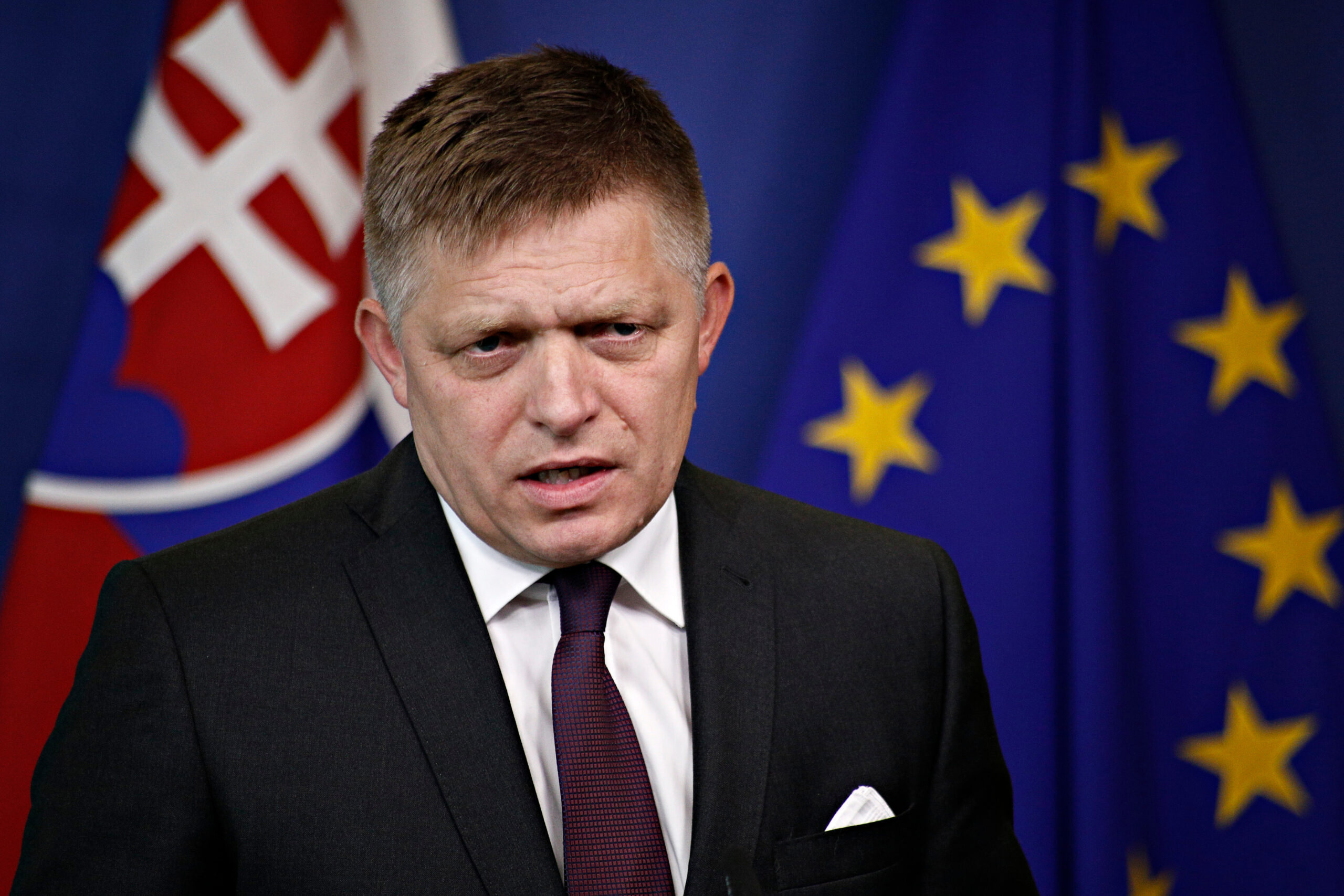 „Dacă sunteți așa eroi și susțineți acest război, mergeți acolo”