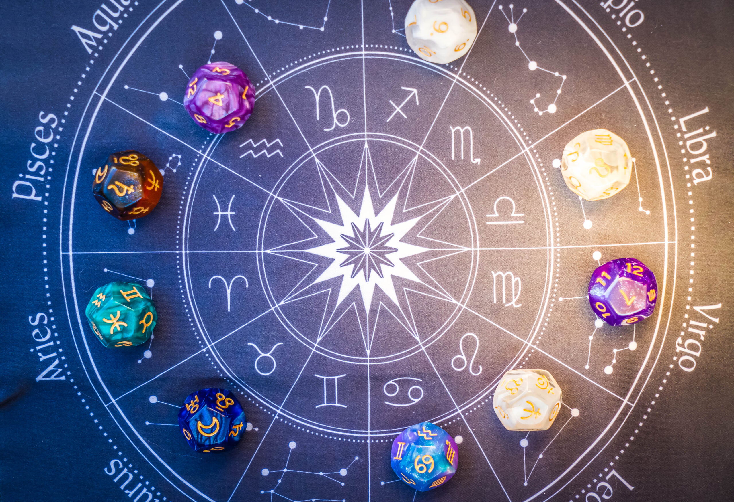 Zodiile cu noroc la bani în luna noiembrie. Nativii vor avea succes pe plan financiar și noi începuturi