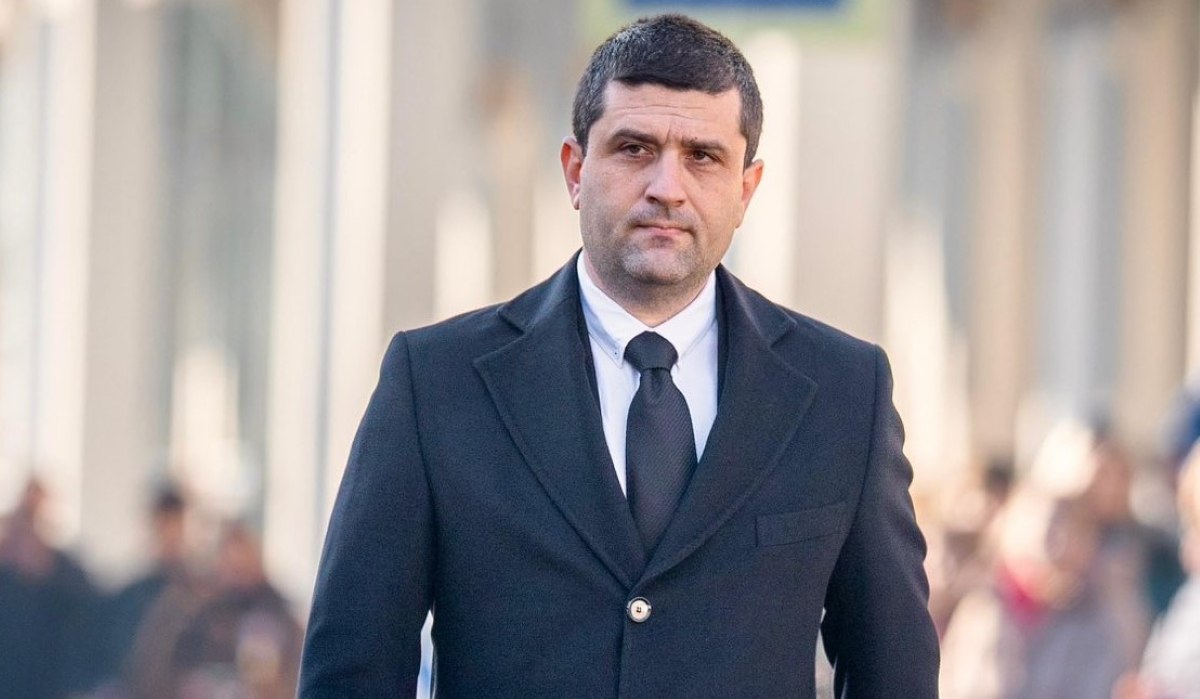 Radu Miruţă răspunde criticilor şi îşi apără tatăl, fost magistrat: „Mi-aţi atacat, pe rând, copiii – de 4 şi 9 ani – soţia, iar acum părinţii”