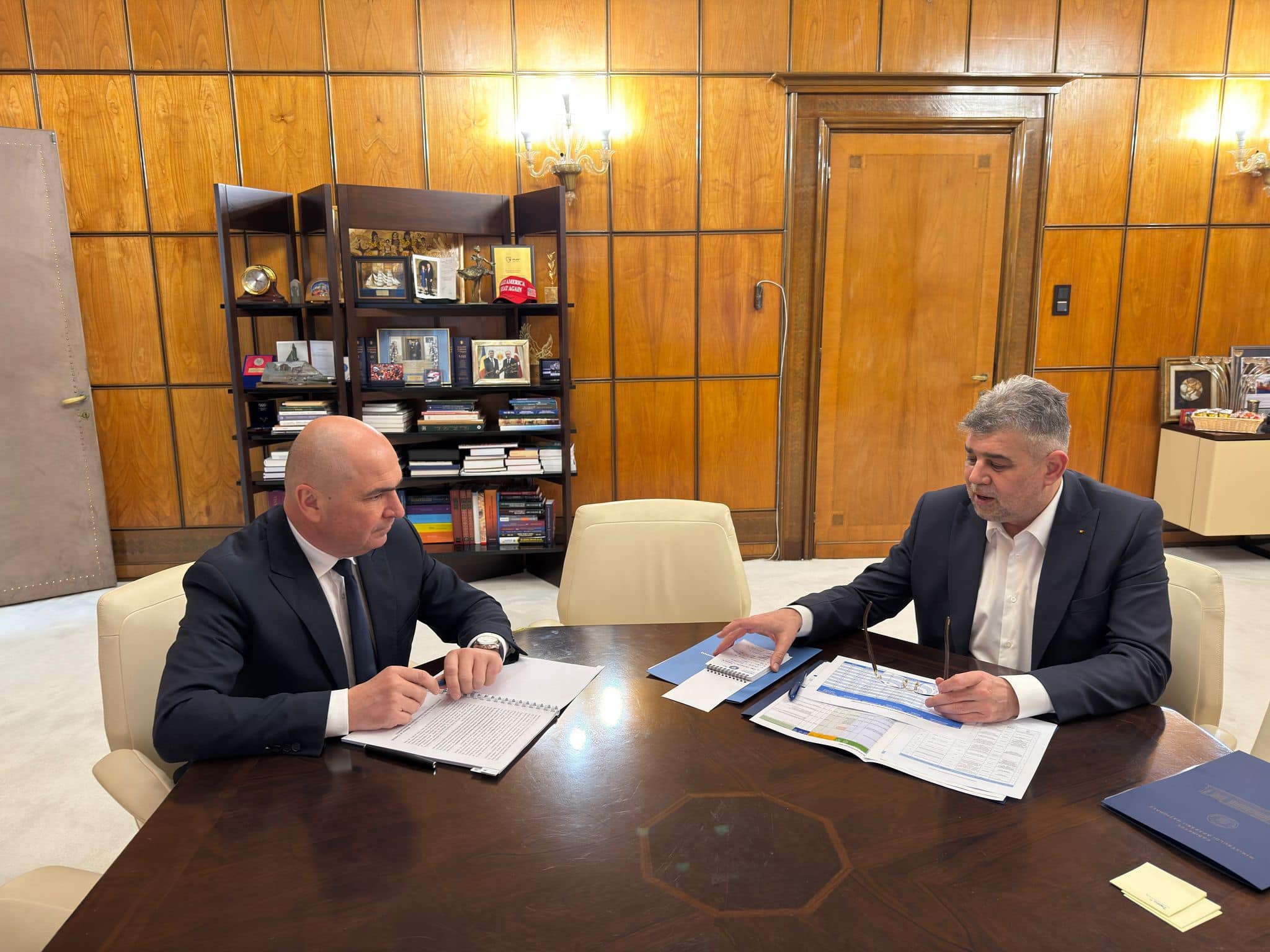 Ciolacu îl ironizează pe Bolojan după ce s-a lăudat cu recordul investiţiilor publice din 2025: „Este 9 ianuarie şi România încă nu are o formulă de buget pentru 2026”