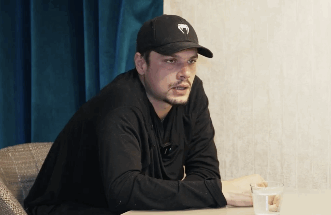 „Am luat un pumn de pastile ca să mă sinucid”