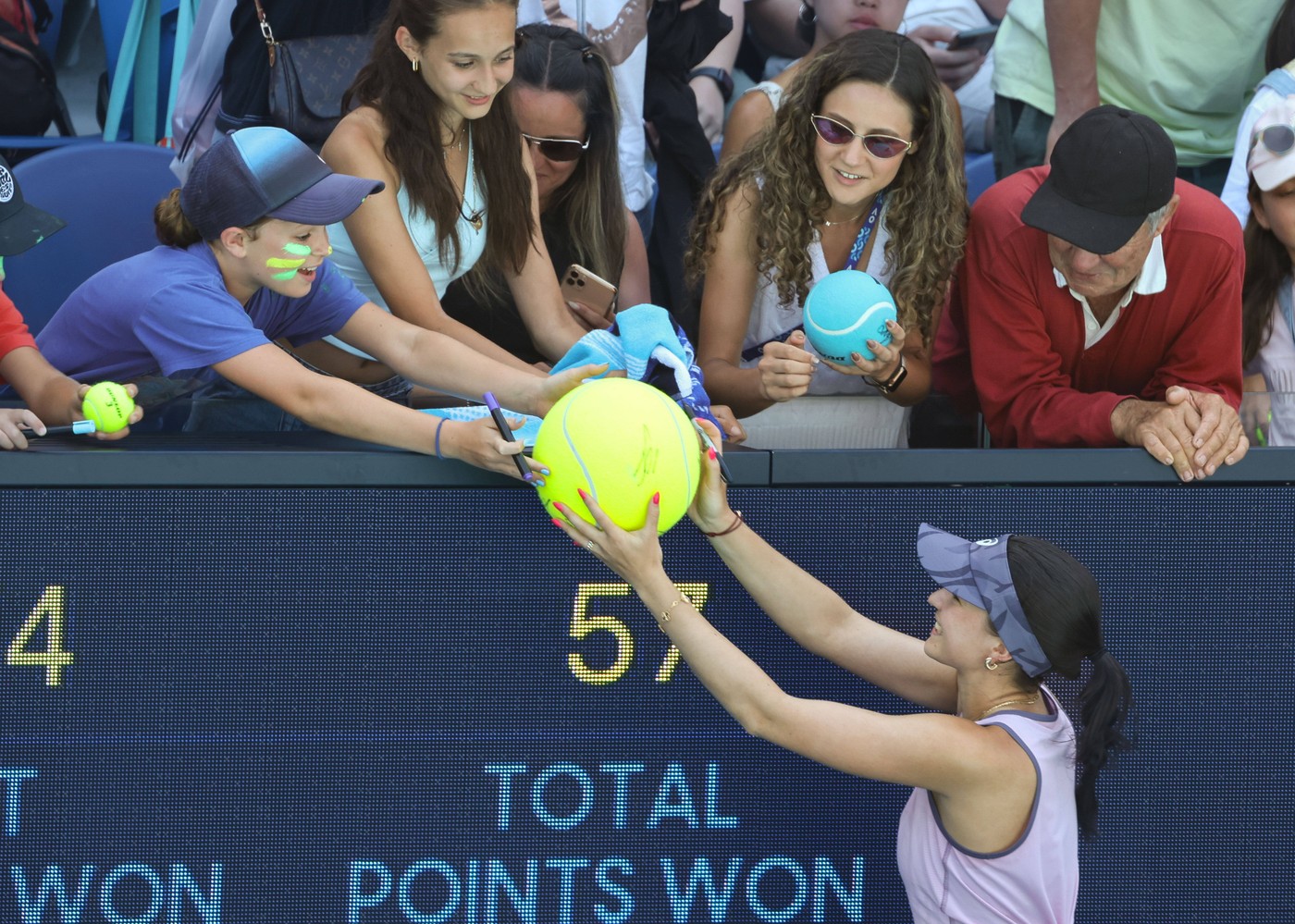 o jucătoare de 45 de ani, acceptată pe tablou