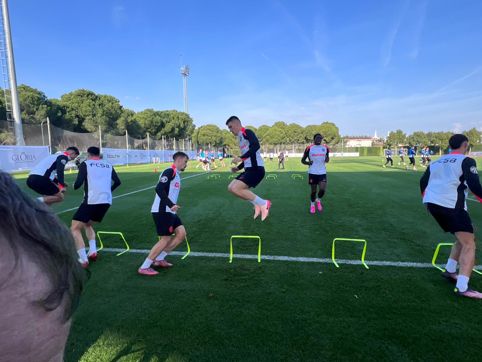 Primele imagini cu Joyskim Dawa în Antalya. Camerunezul trage tare pentru a reveni la forma maximă!