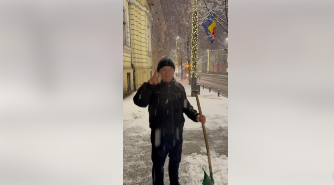 „Haideți să ne curățăm trotuarele”. Ce i-au răspuns clujenii