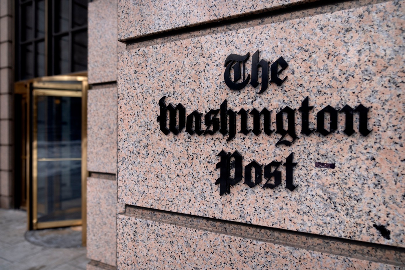Washington Post anunță plecarea directorului său editorial și general William Lewis
