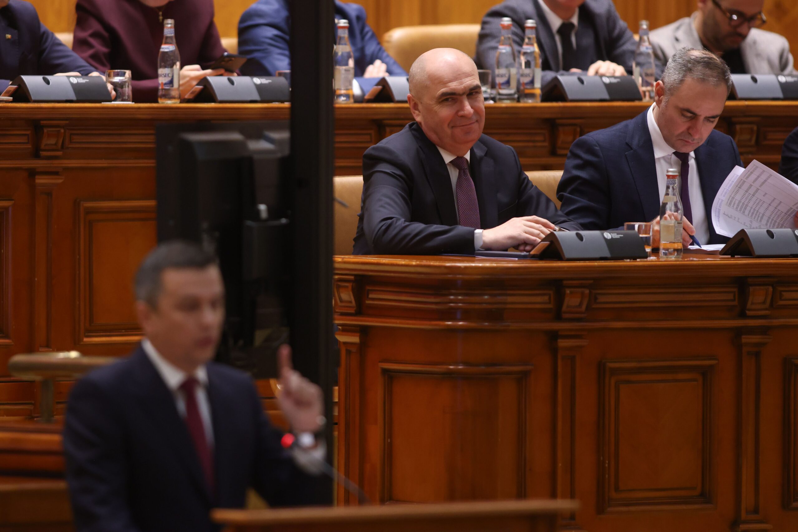 Cine a câștigat și cine a pierdut în urma disputei pe buget. Fost consilier prezidențial: „PSD, prins în capcana AUR”