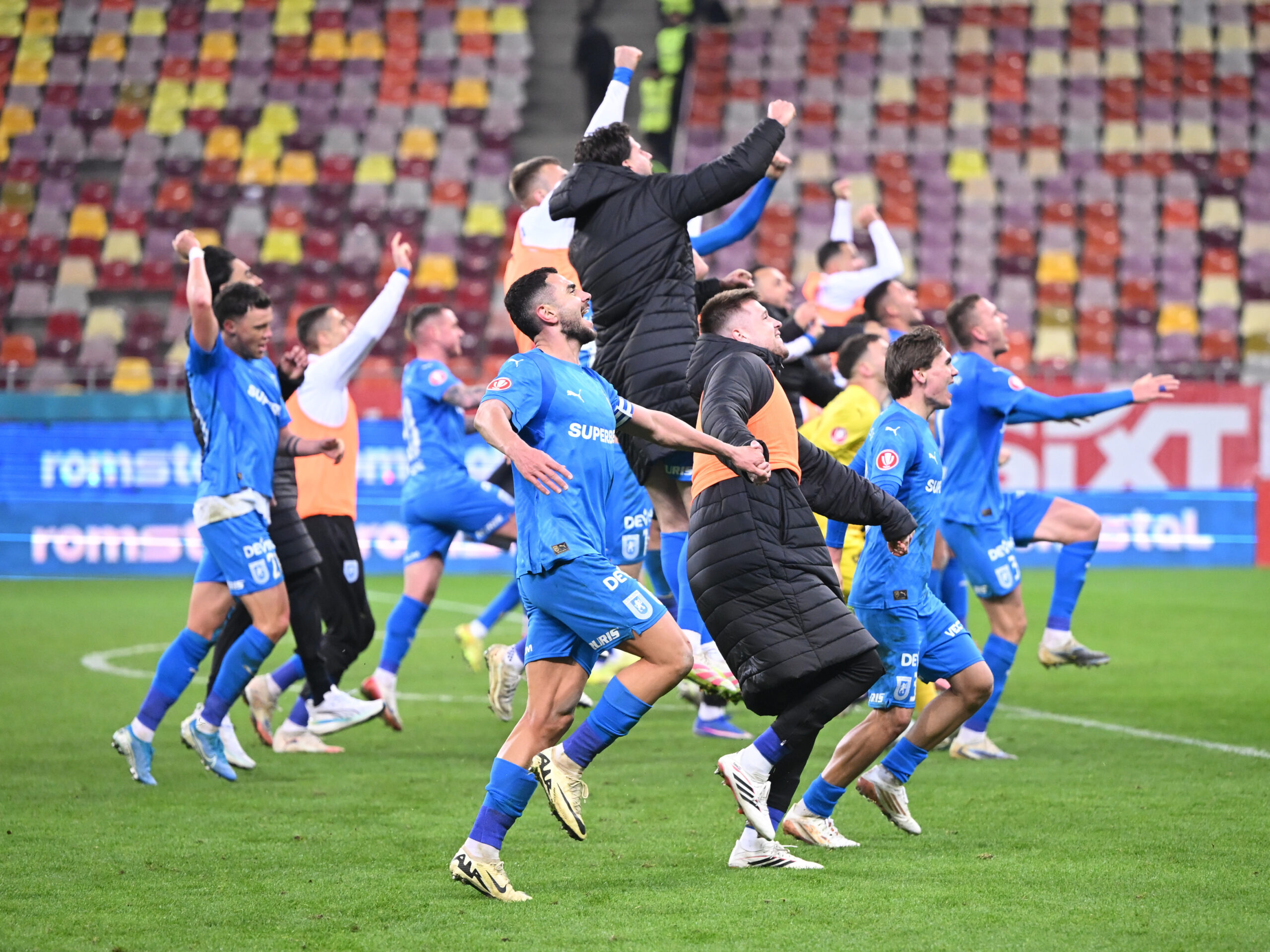 Echipa etapei 2 din play-off. Capitala repetentă, provincia la putere!