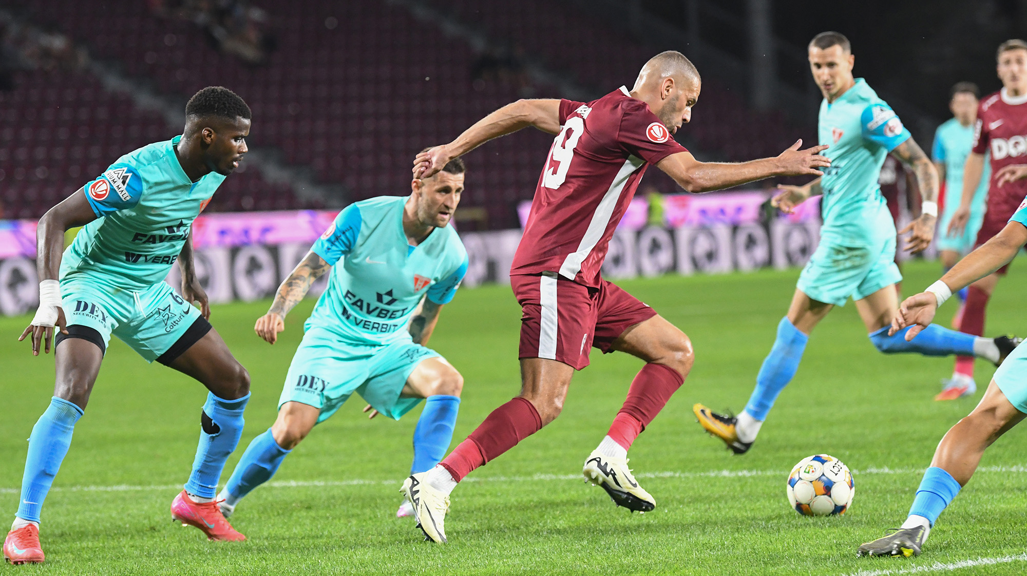 Haos financiar la CFR Cluj. Africanii dezvăluie cum a fost tratat Islam Slimani