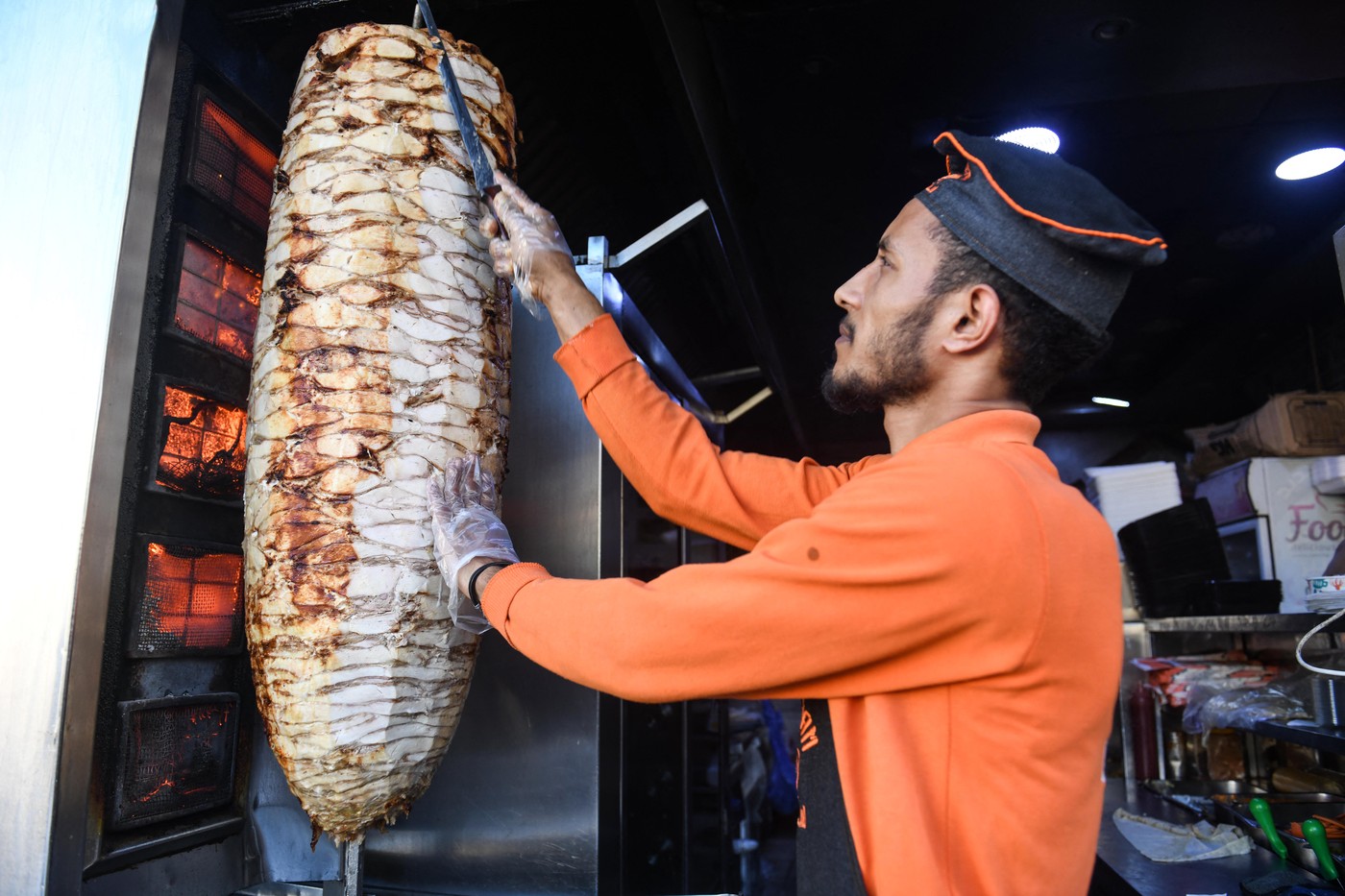 Orașul din România în care se comandă peste 10.000 de shaorma pe zi. „Și asta e doar așa, rotunjit. Cifra ar putea fi mai mare”