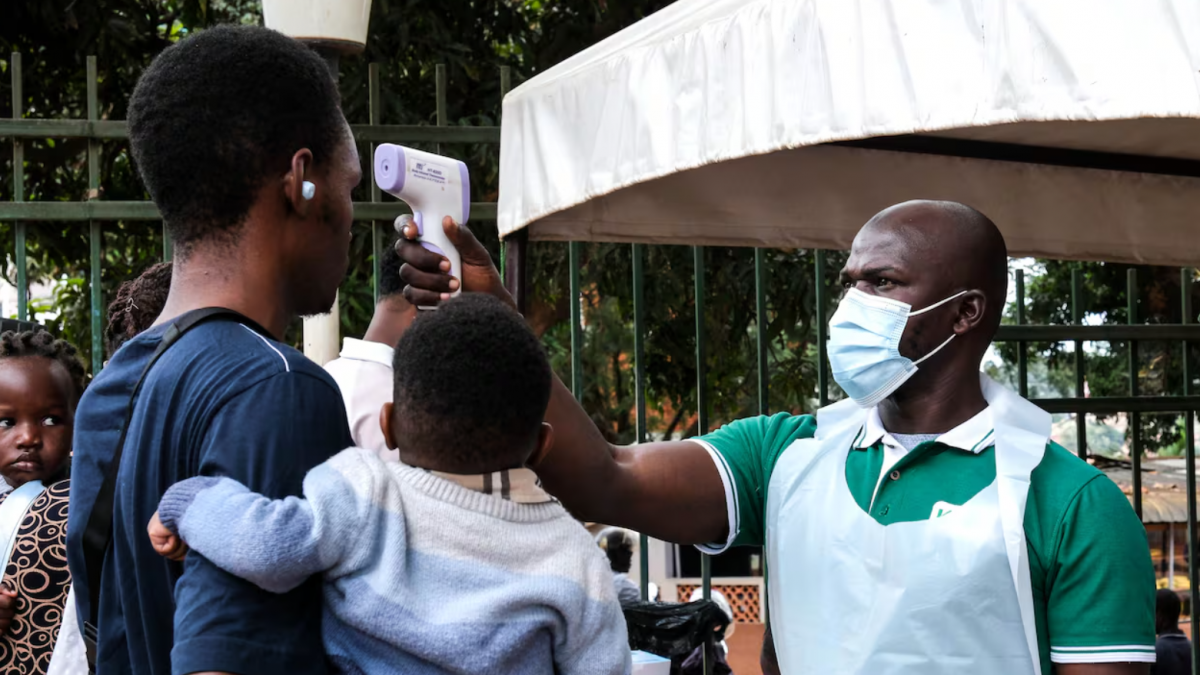 Decesele suspectate de Ebola cresc cu 30% într-o singură zi, pe fondul unui focar în expansiune rapidă în Africa Centrală
