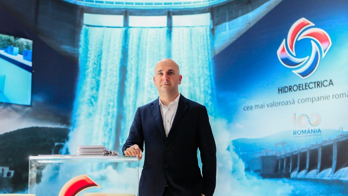 „Nu putem accepta să fim tăvăliţi, hărţuiţi de un decident politic”
