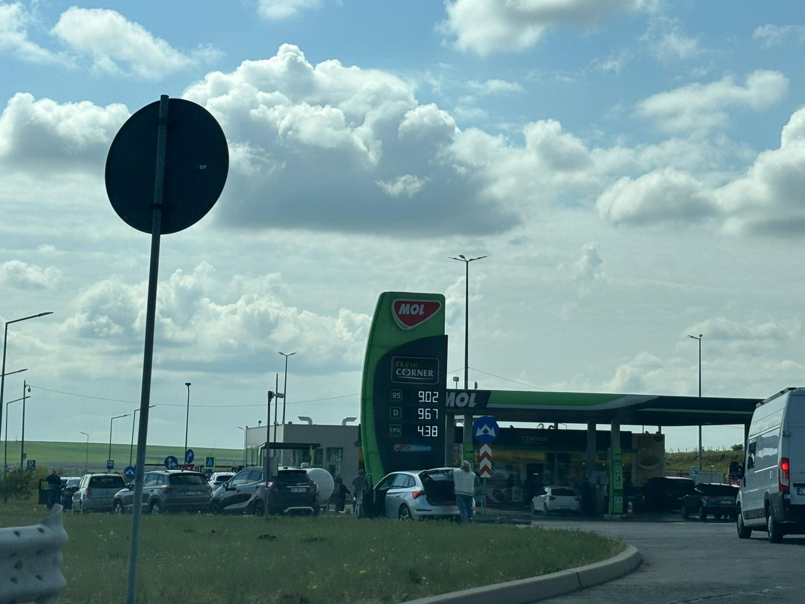 Compania maghiară MOL raportează vânzări record de carburanți în România în primul trimestru din 2026. Cu 3000 de tone peste maximele ultimilor ani