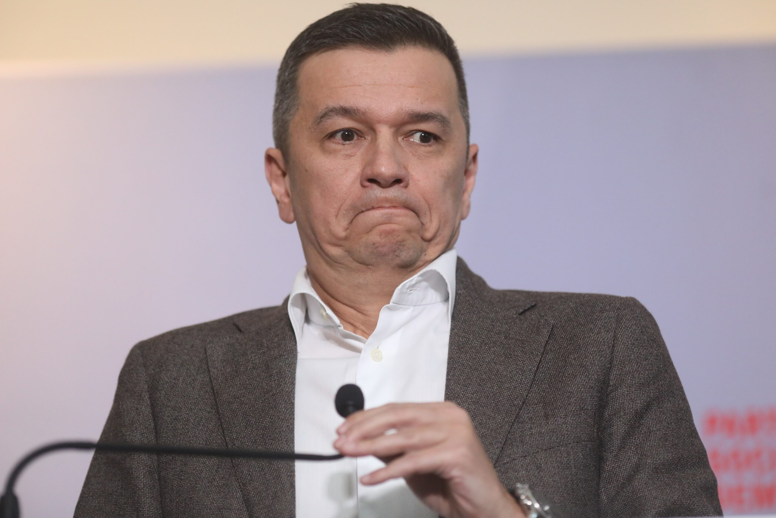 Grindeanu îl numește pe Bolojan „ayatolah” încruntat: „Sunteți mânați de orgolii, creați doar blocaje și găsiți pretexte”