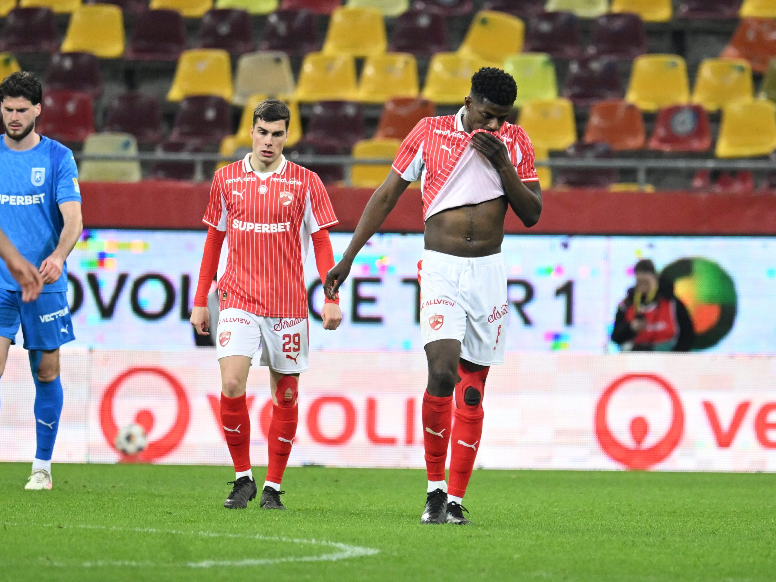 Dinamo a găsit deja doi fotbaliști pe care să-i transfere în locul lui Eddy Gnahore