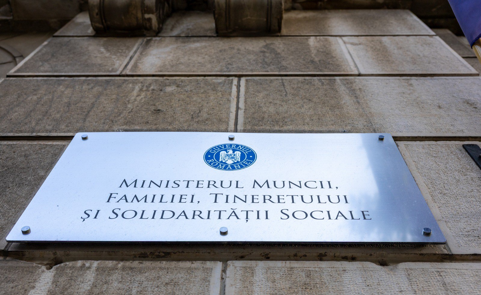 Ministerul Muncii contestă modul în care a fost judecat dosarul legii salarizării: „Instituția nu a fost citată”
