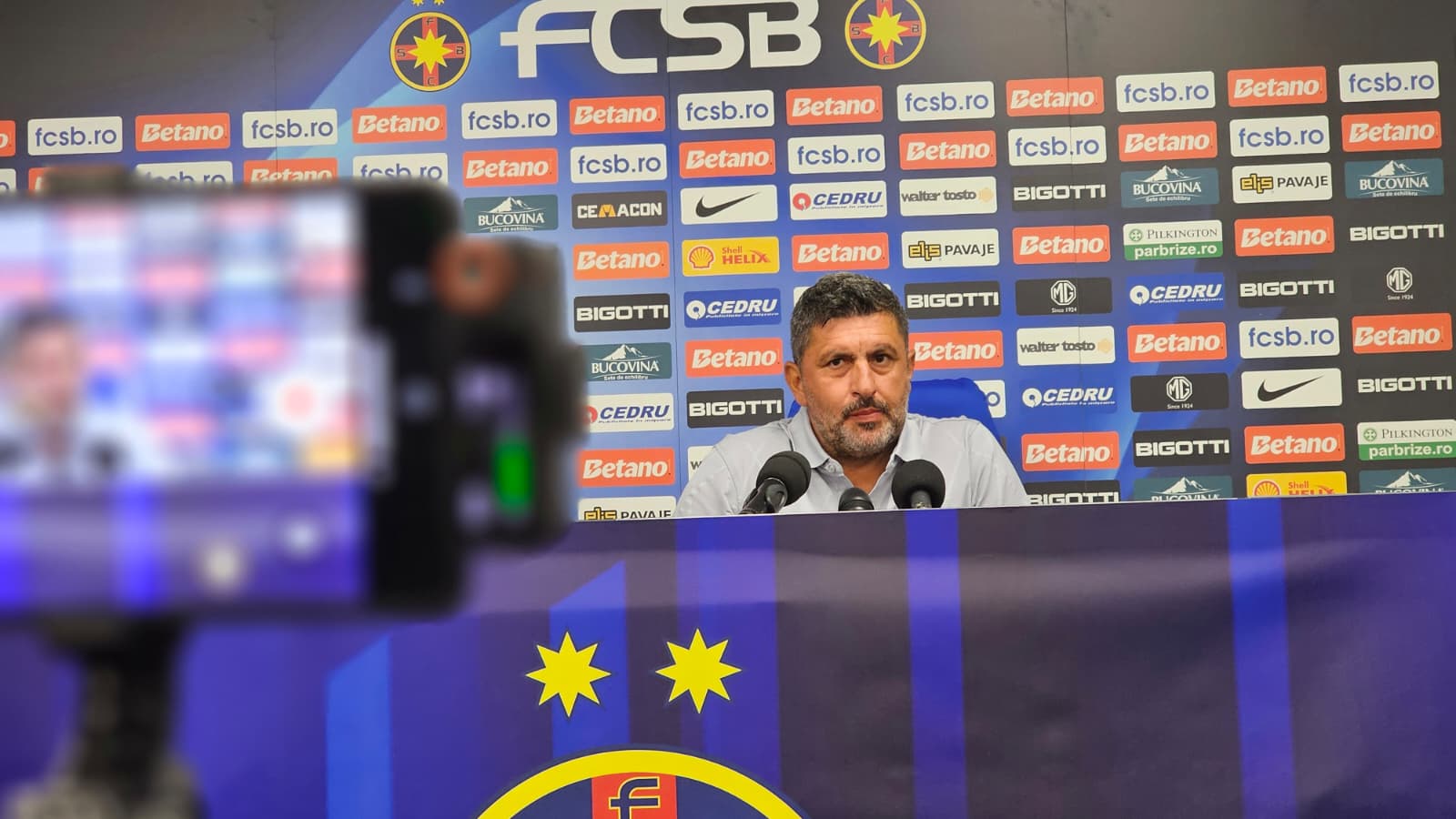 Antrenorul FCSB le-a cerut public lui Gigi Becali şi lui Mihai Stoica transferuri: „E loc de îmbunătățiri”