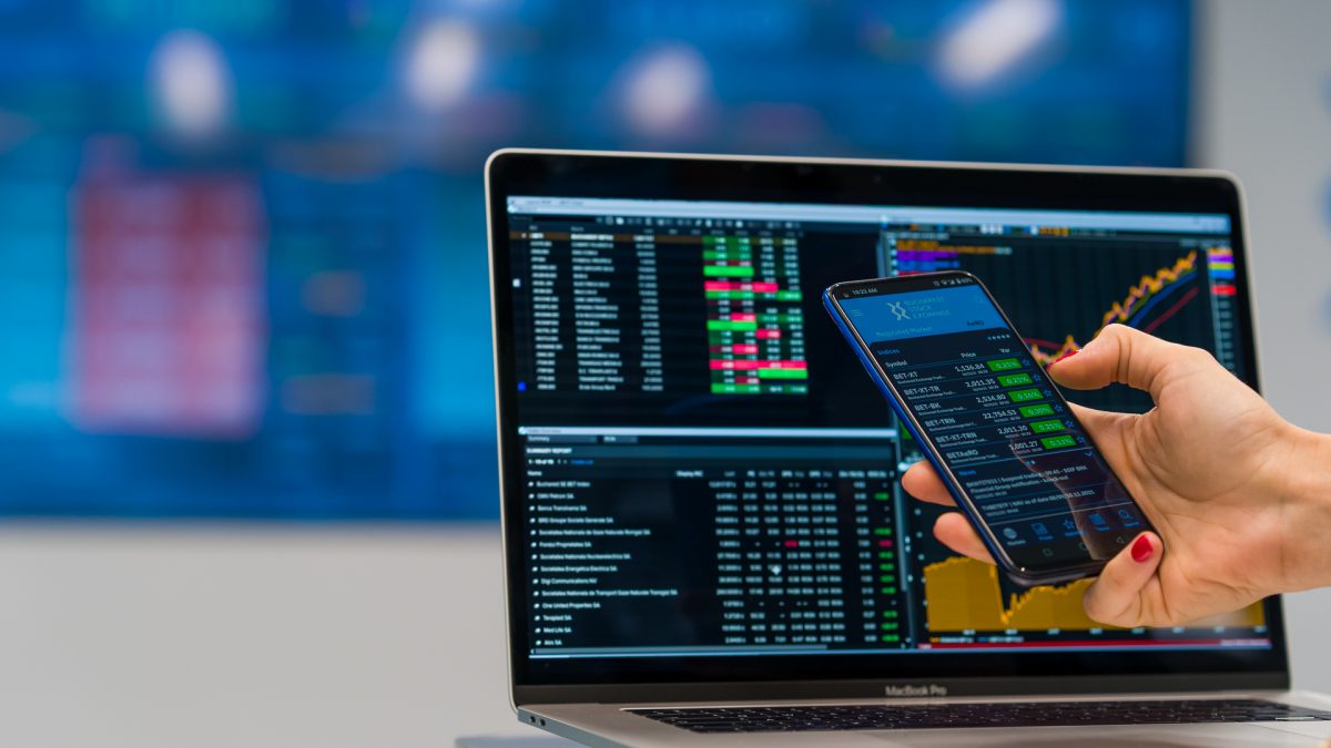Bursa pierde 1% după o zi începută la maxime istorice