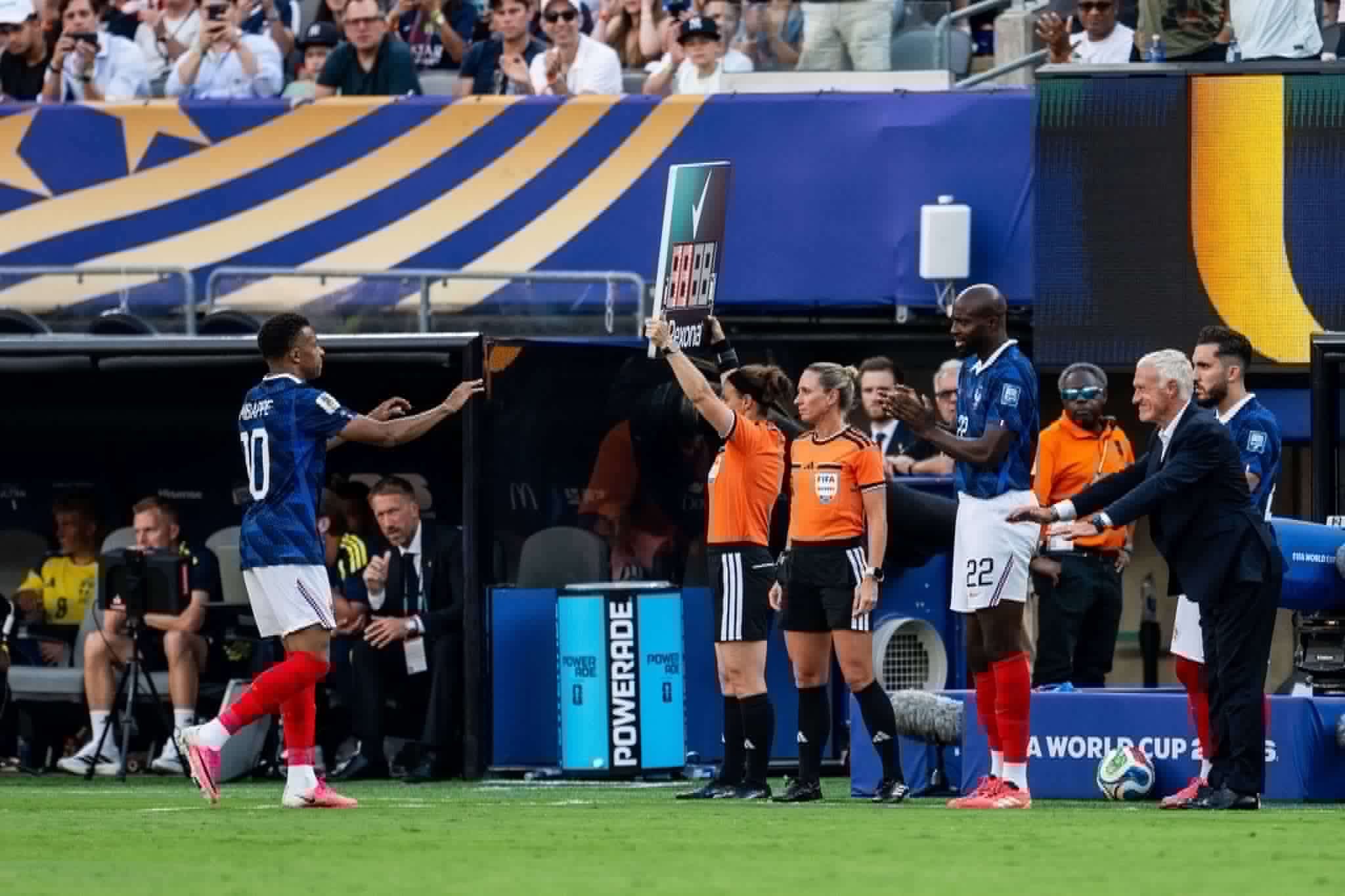 Gestul lui Didier Deschamps în fața „ucigașului” Kylian Mbappe face înconjurul planetei