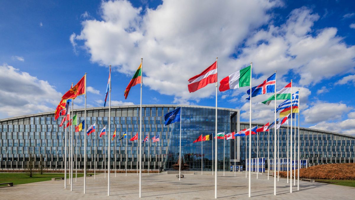 Un stagiar NATO a fost arestat în Belgia