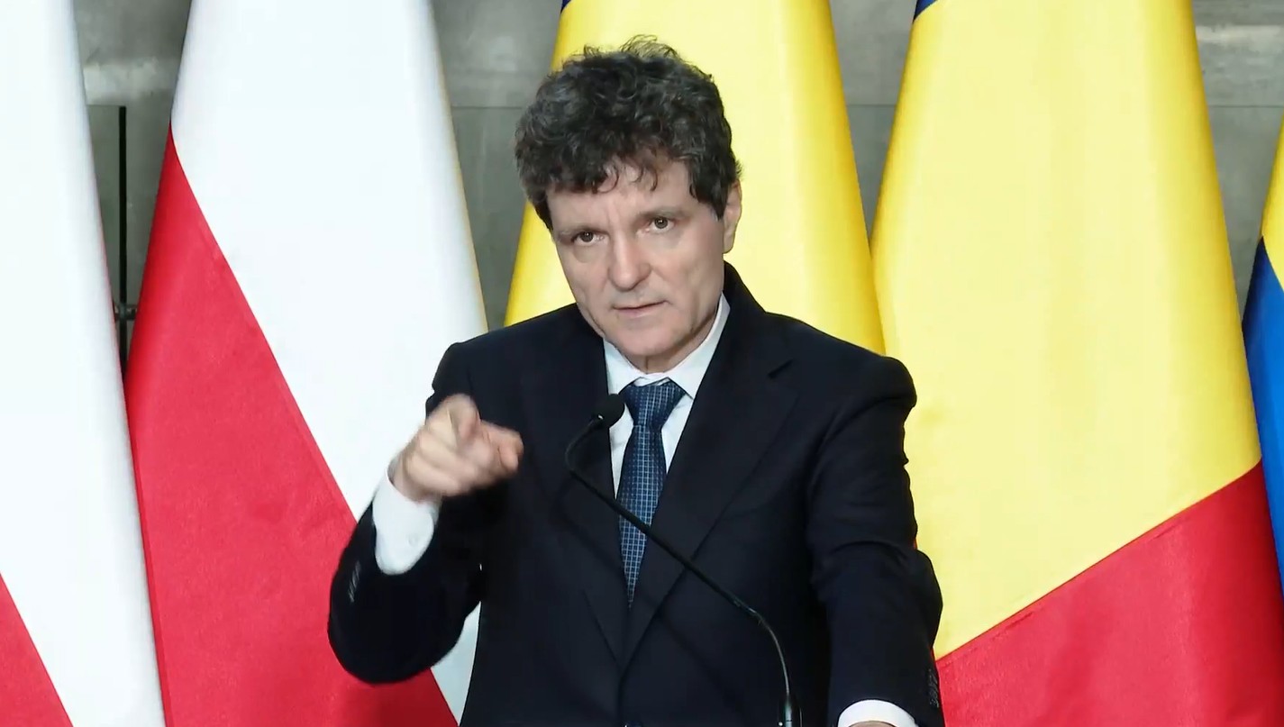 Nicușor Dan i-a convocat la consultări pe liderii partidelor parlamentare