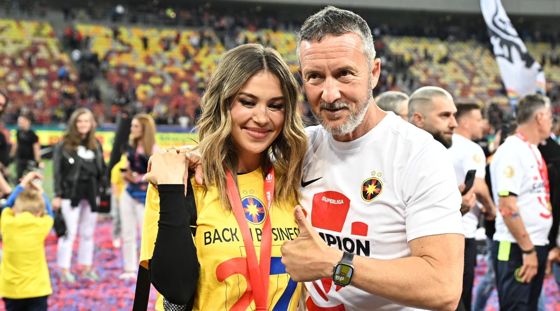 un ultras FCSB ar fi răsturnat masa la care se aflau Mihai Stoica și fiica lui! Poliția a intervenit rapid