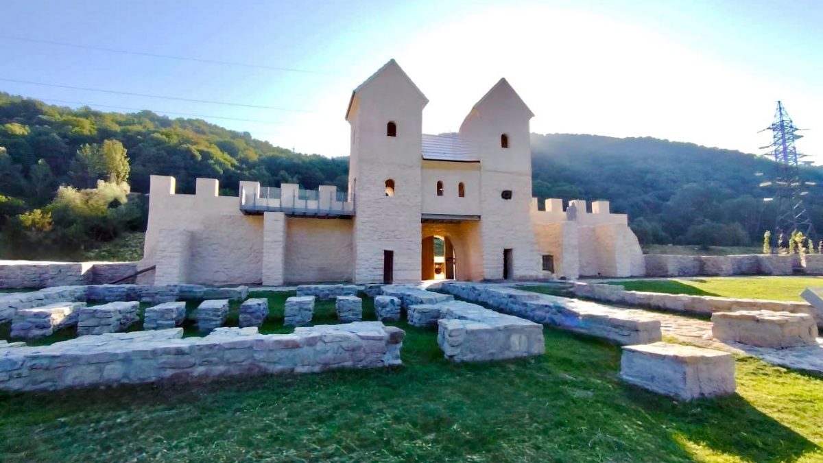 „Minecraft” de 12,4 milioane de lei? Noua față a Castrului Roman Arutela stârnește controverse în mediul online – Aleph News
