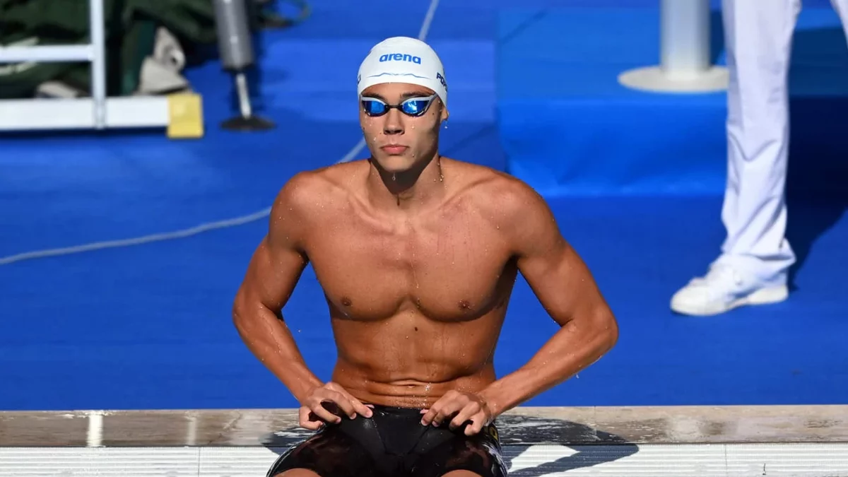 David Popovici s-a calificat pe primul loc în finala de 100 m liber la Europenele de la Paris, cu un timp RECORD în competiție – Aleph News