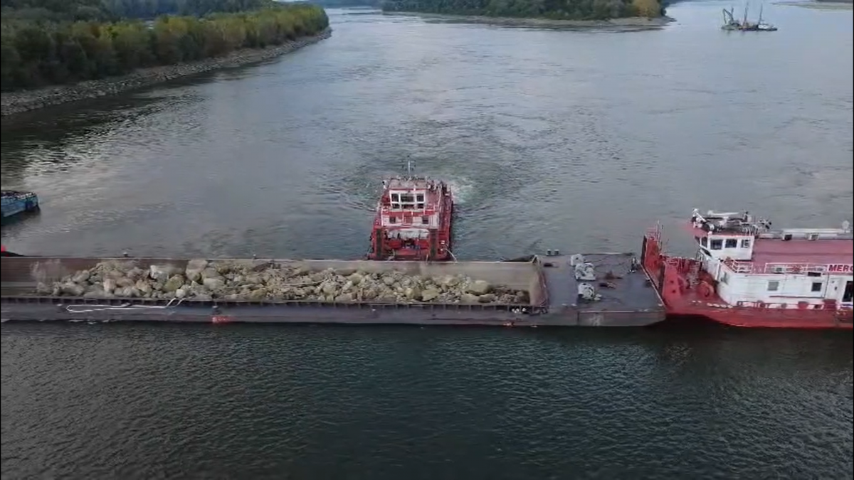 Cele patru barje au fost scufundate în Dunăre pentru a redirecționa apa către Cernavodă. Când apar primele efecte – Aleph News
