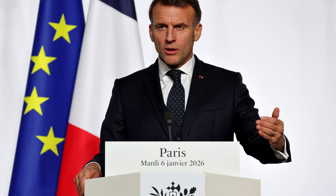 Consiliul Constituțional din Franța respinge legea lui Macron, care prevedea interzicerea accesului la rețelele sociale pentru copiii sub 15 ani