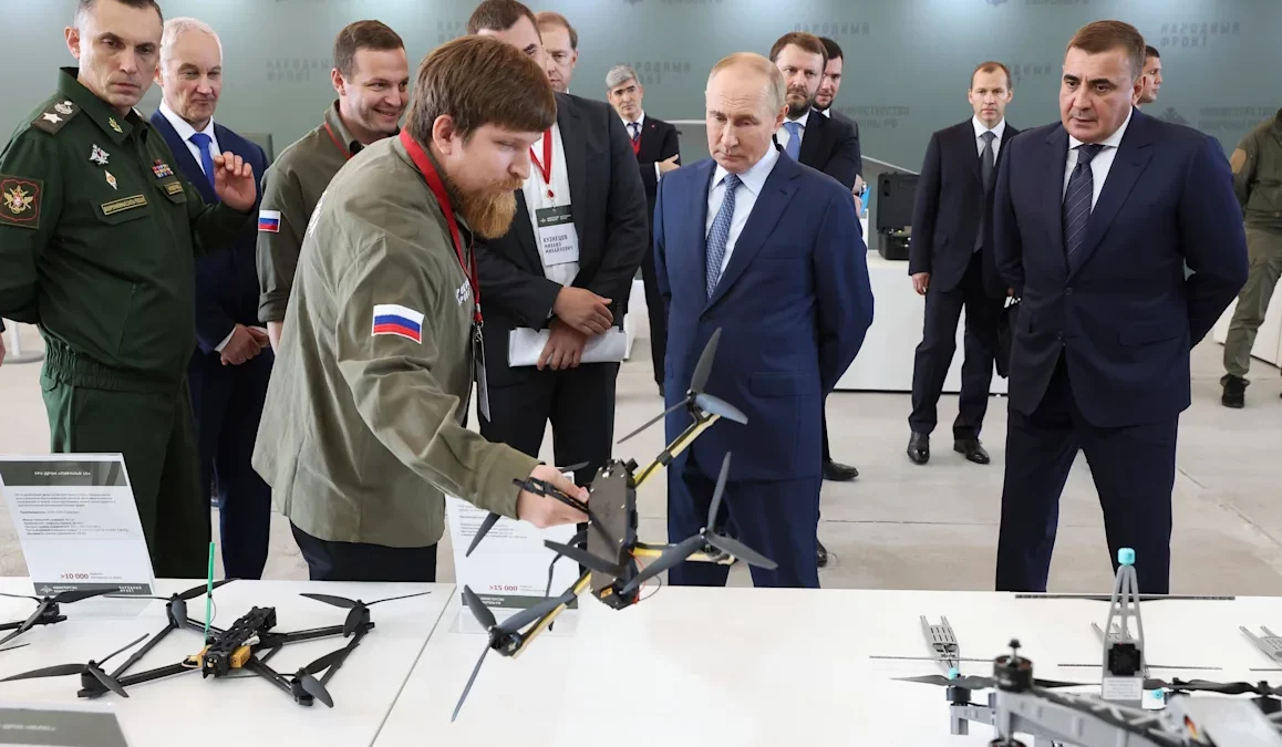 Vladimir Tkachuk, apropiat al lui Putin și șeful companiei care produce drone kamikaze pentru armată rusă, este în stare critică după ce mașina sa a explodat