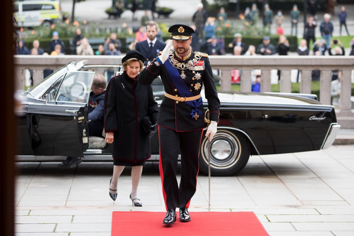 Noul rege al Norvegiei a depus jurământul. De ce nu există o ceremonie de încoronare ca la Londra