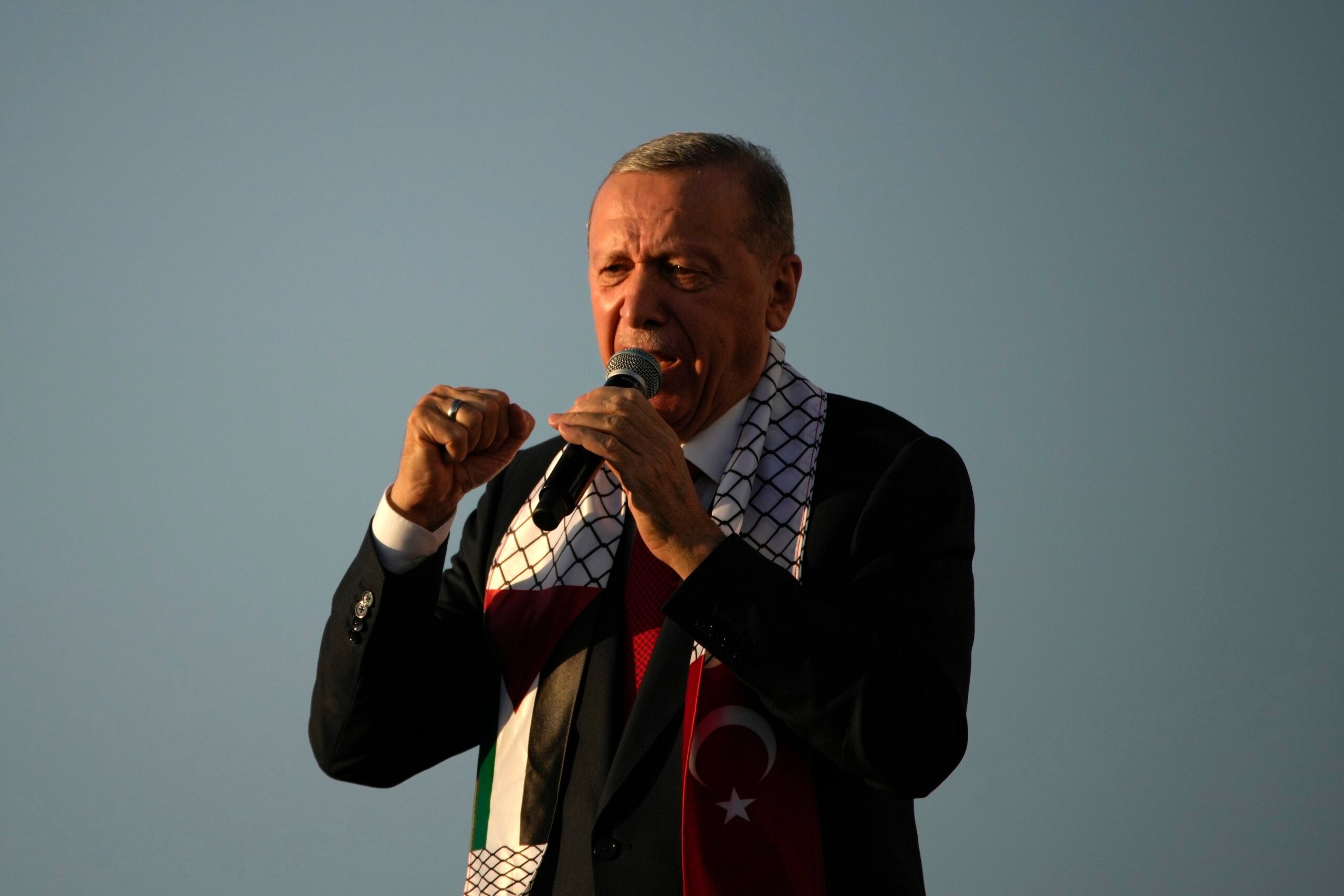 Erdogan ia în calcul aderarea deplină a Turciei la organizația condusă de China și Rusia: „Nu implică o ruptură față de Occident”