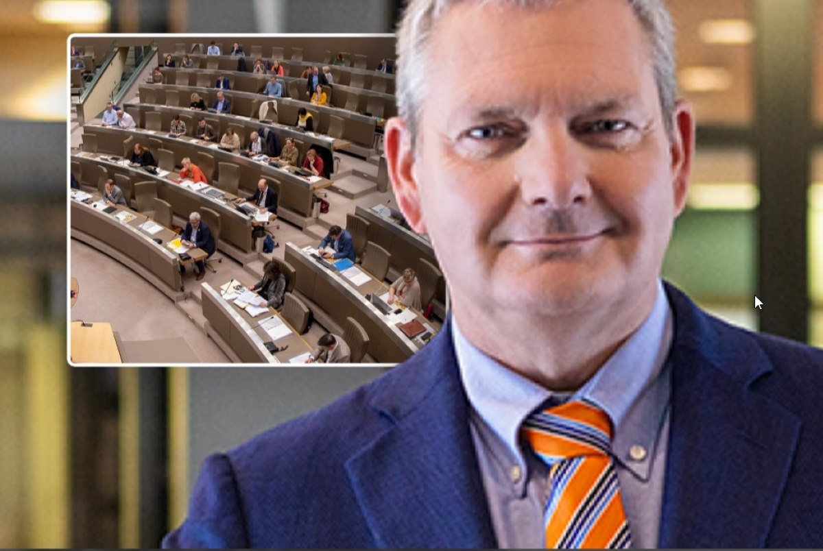 Un deputat belgian a rămas blocat peste 13 ore în toaleta de la Parlament. A ajuns la spital după ce a rămas fără aer