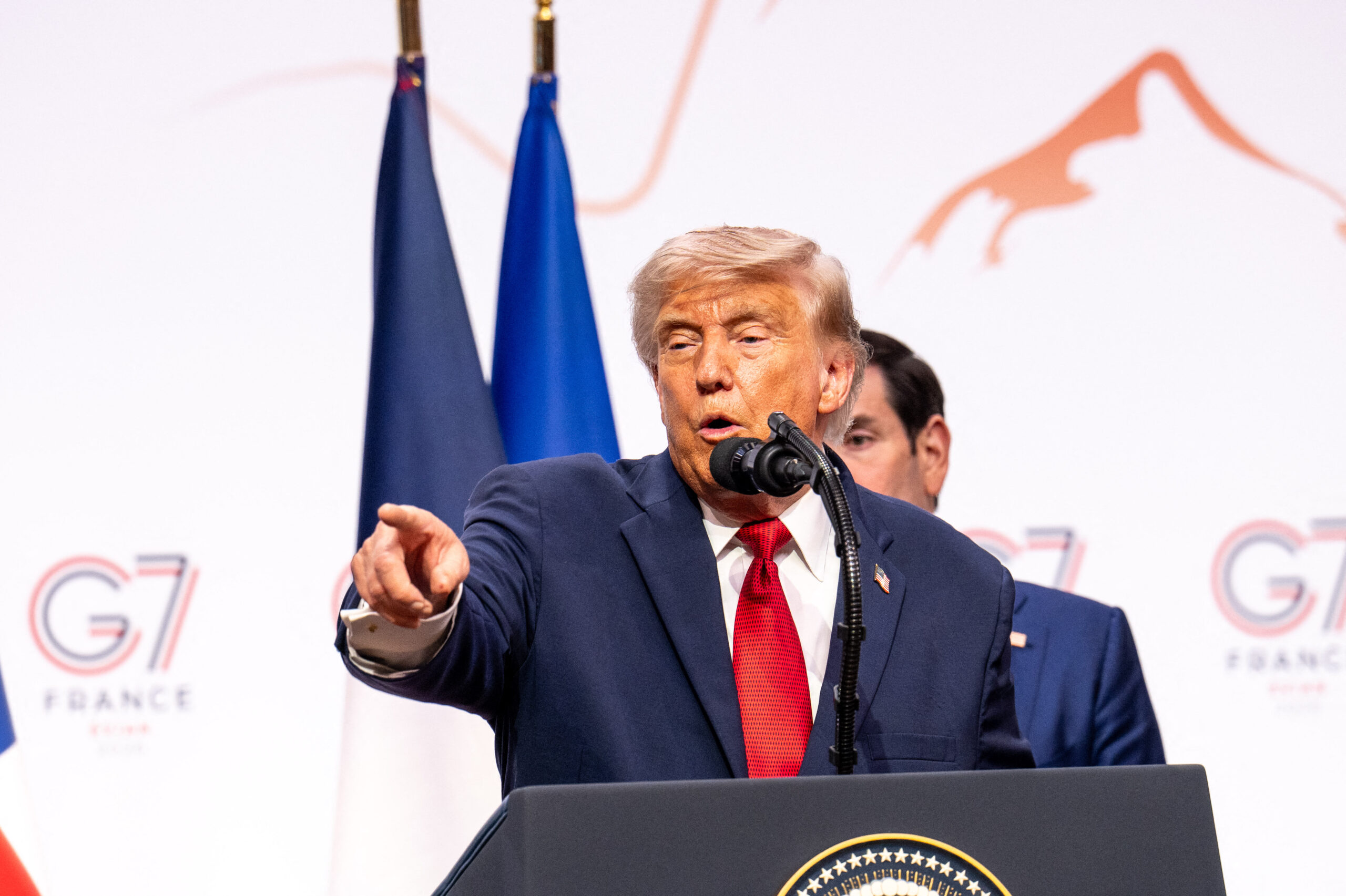 Trump amenință cu schimbarea poziției SUA privind Insulele Falkland. Disputa a provocat un război între Argentina și Marea Britanie în 1982