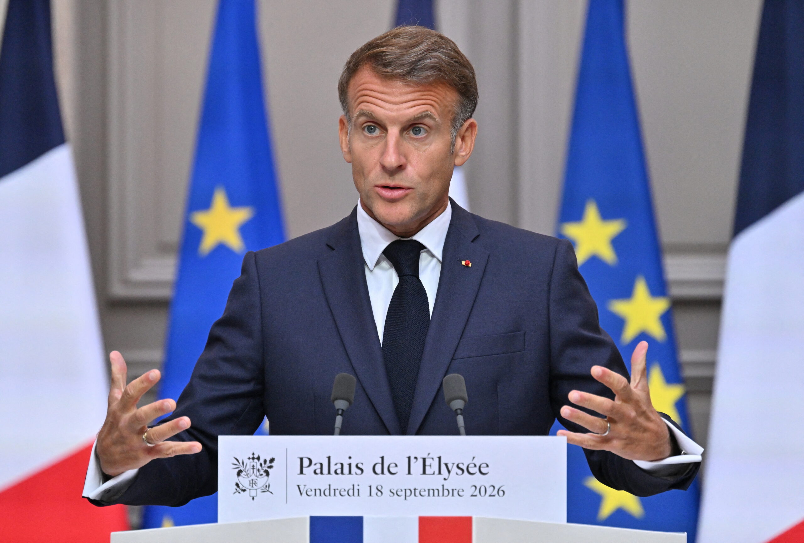 Macron avertizează că Rusia ar putea mobiliza încă 300.000 de oameni pentru cucerirea Donbasului: „Scenariul ne pare credibil”