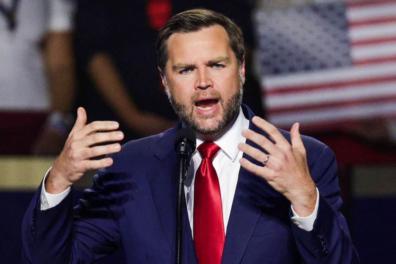 JD Vance anunță o nouă fază a războiului din Iran