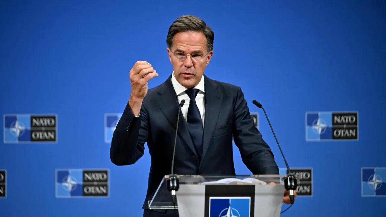 NATO îndeamnă la „calm” în privința Rusiei