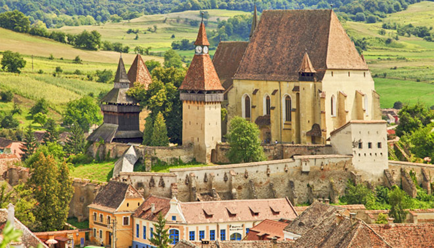 Singura localitate din România cu divorțul interzis de lege. Soții care se certau erau închiși împreună într-o cameră, până se împăcau