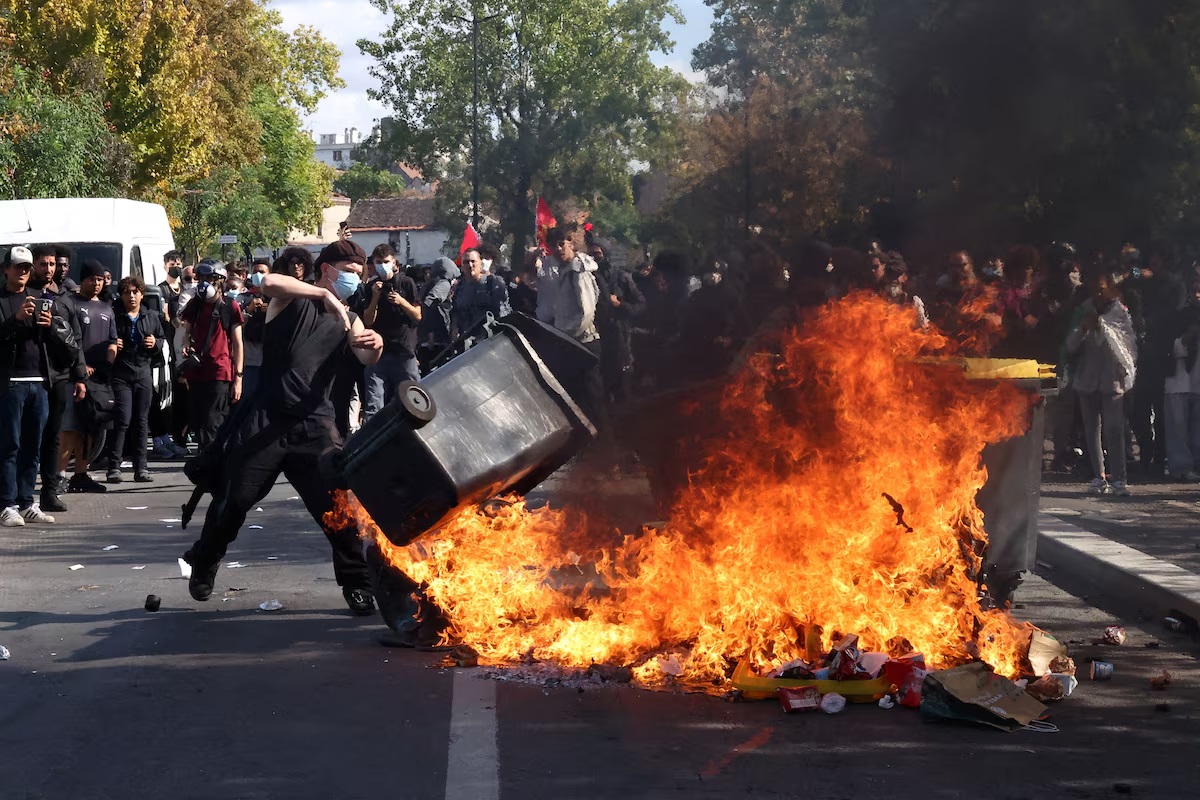 Proteste violente în Franța din cauza subfinanțării Educației
