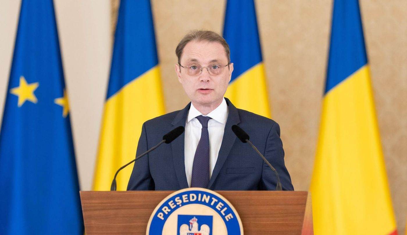 Va reuși Luca Niculescu să scoată România din criză?