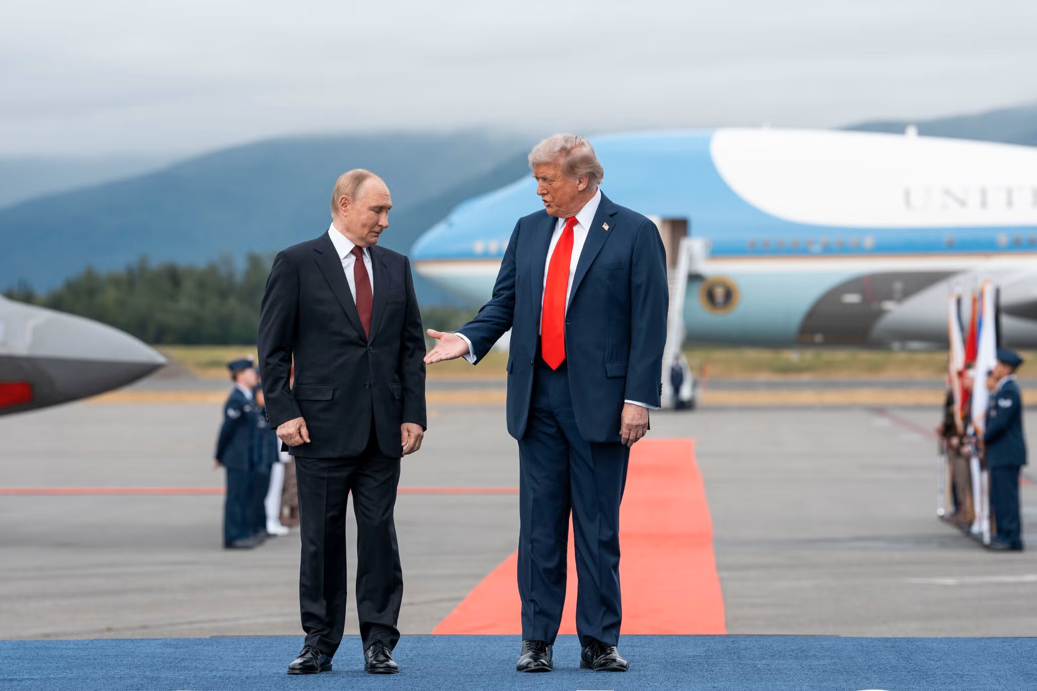 Trump apără acordul cu Putin privind furnizarea de motorină